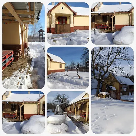 Ferienhaus Poni Kucko Vendeghaz Es Minifarm *